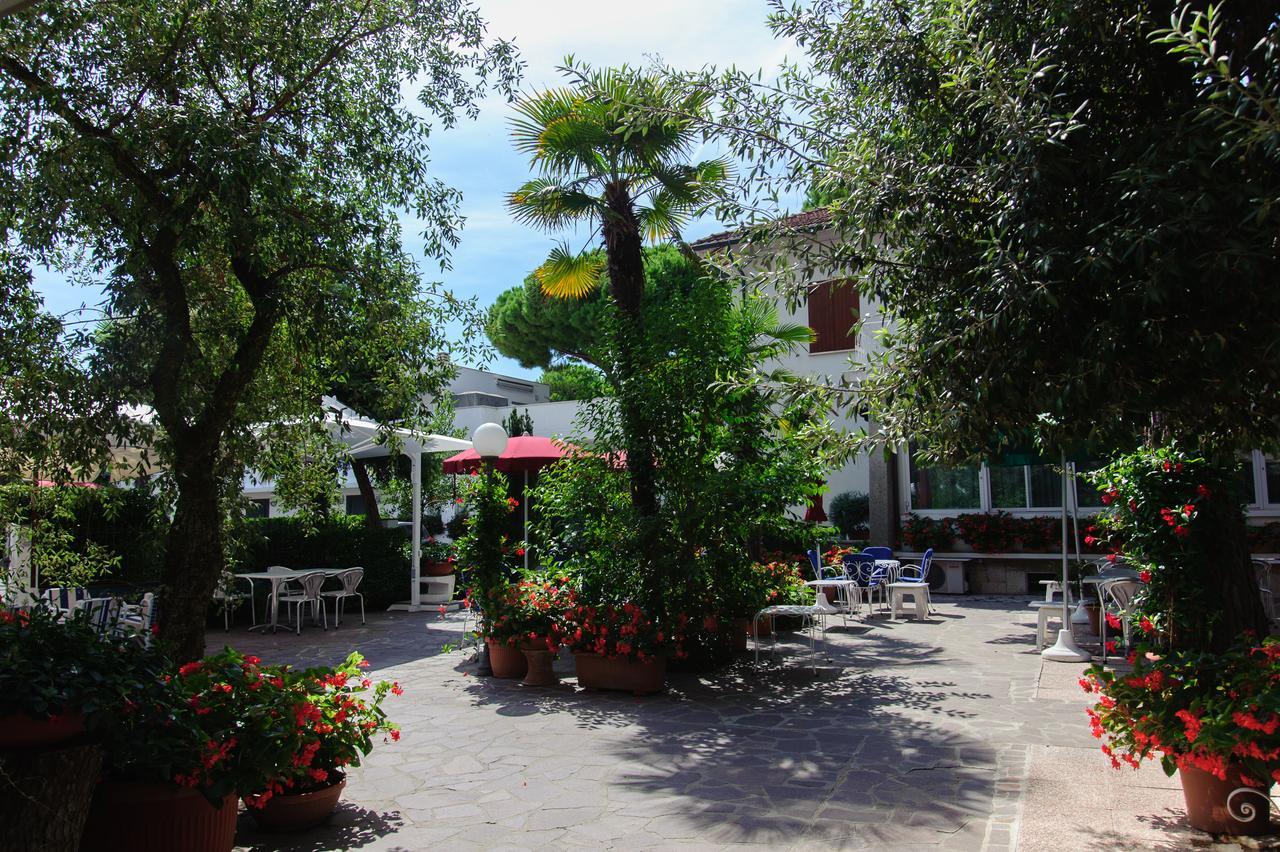 Hotel Nautic B&B Bellaria-Igea Marina Ngoại thất bức ảnh